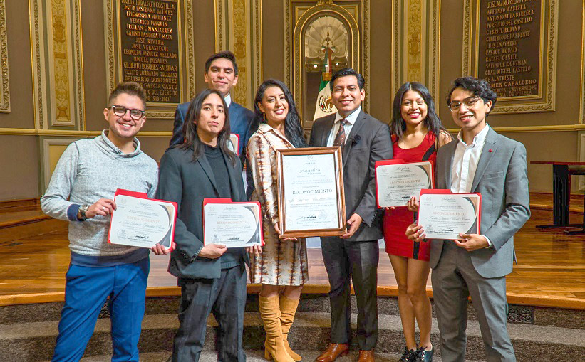 Estudiante y egresados UDLAP reconocidos por fomentar el teatro en Puebla