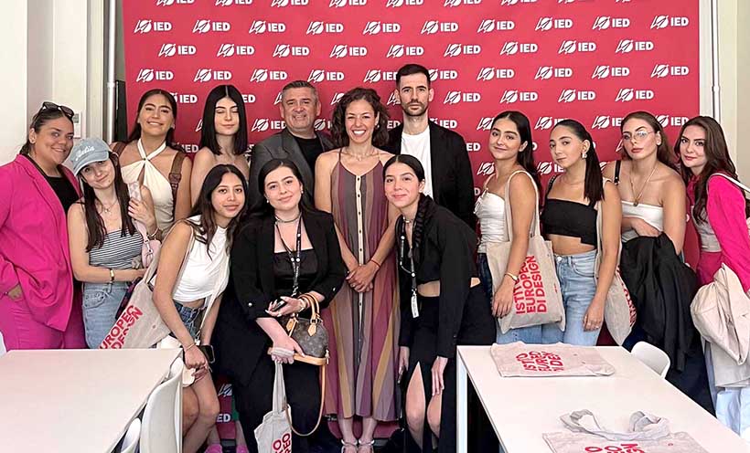 Alumnas de la UAG visitan ciudades del epicentro de la moda mundial