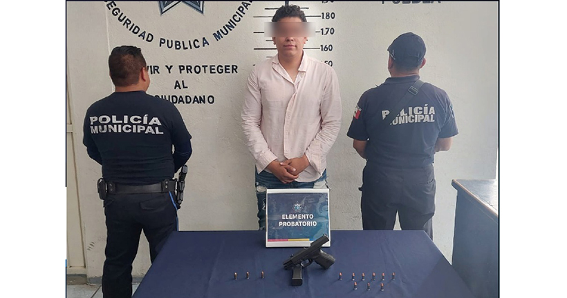 Policías de San Pedro Cholula detienen a hombre por portación ilegal de arma de fuego
