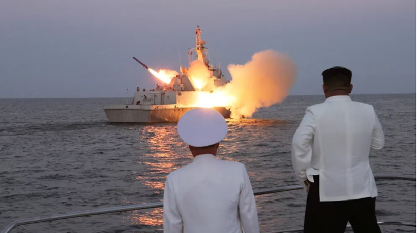 Kim Jong-un supervisa prueba de misiles en el Mar de Japón