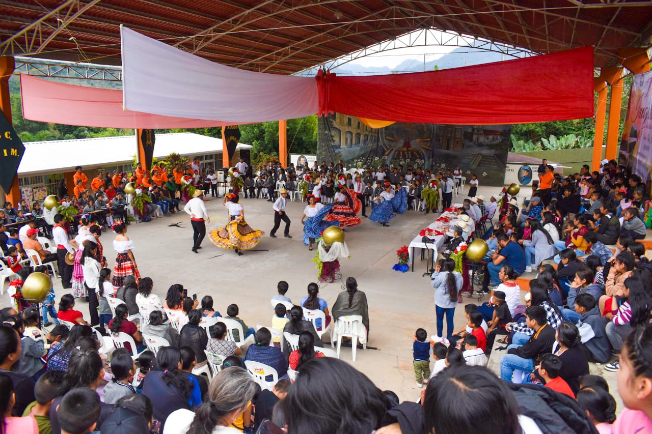 Mejoran la primaria “Niños Héroes” de Huitzilan