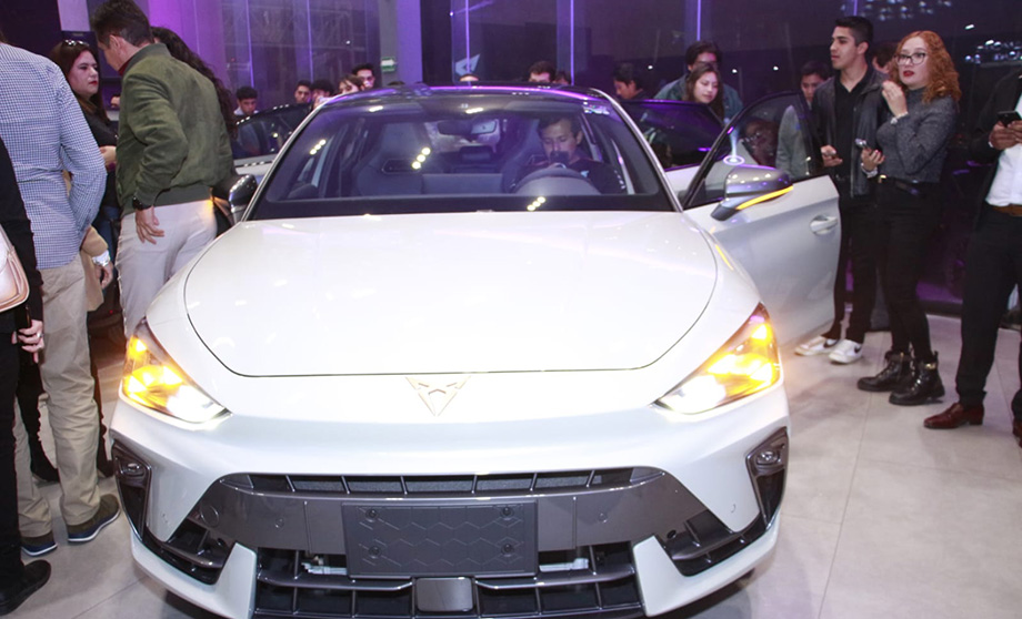 Presenta Cupra sus nuevos modelos 2025 en Puebla