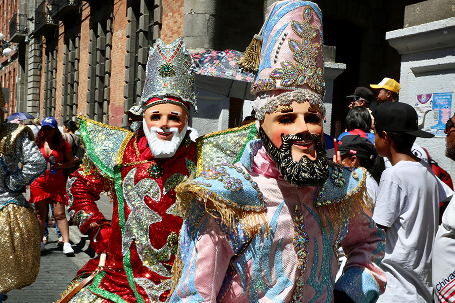 Un éxito el desfile de Huehues 2025 encabezado por el IMACP