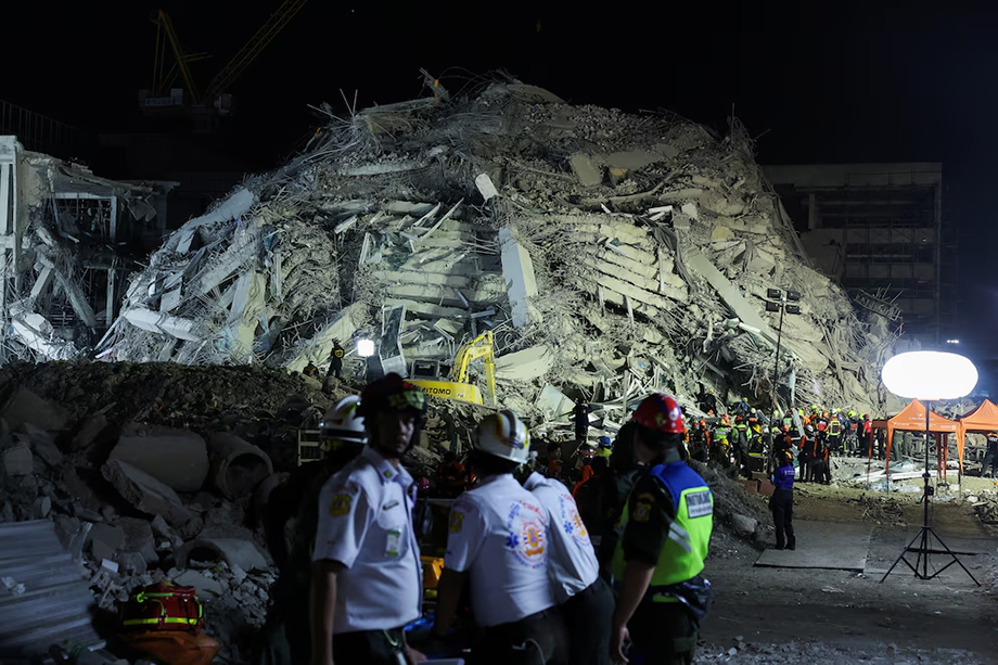 Ya van 1002 muerto y 2376 heridos tras terremotos en Tailandia