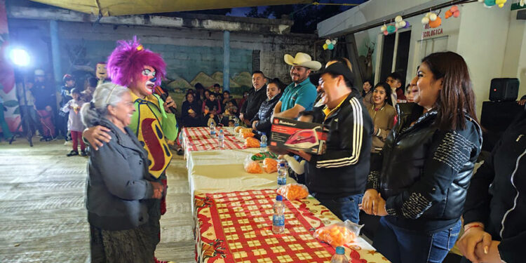 Celebra Antorcha Día del Niño y Día de las Madres en Texmelucan y Tlahuapan