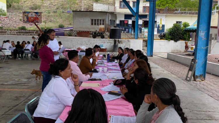 Personal de DIF de Tecomatlán asiste a capacitación