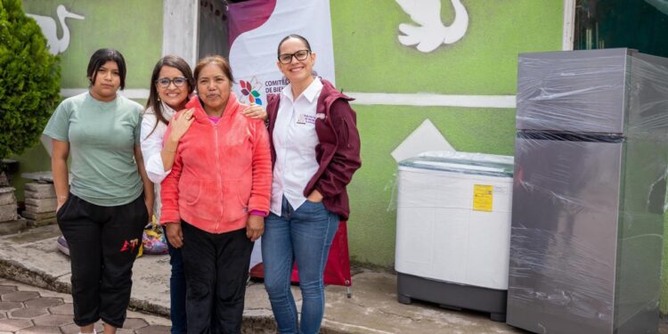Gobierno del Estado atiende a familias afectadas por las lluvias con entrega de apoyos