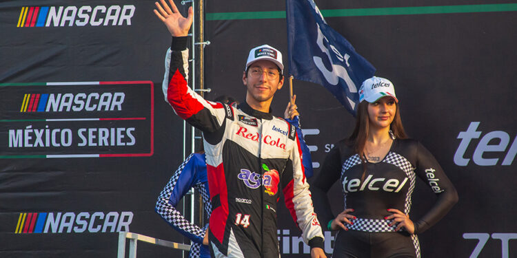 AGA Racing Team y Alex de Alba Jr., a Puebla por el título de la Temporada Regular de NASCAR México Series