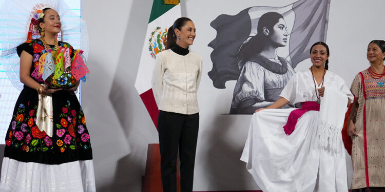 Se presenta la Guelaguetza 2025 en “La mañanera del pueblo”