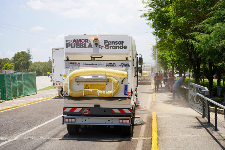 Barredoras del Estado y Municipio de Puebla unen esfuerzos para poner la capital en orden