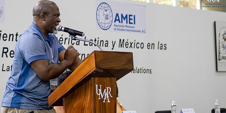 Universidades Anáhuac Puebla y Francisco de Vitoria reflexionan sobre acompañamiento educativo