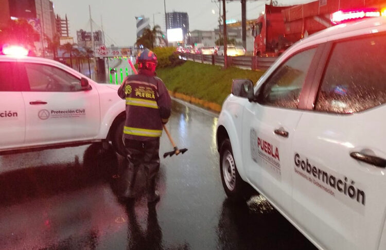 Por seguridad de las familias, atiende Protección Civil incidentes generados por lluvias