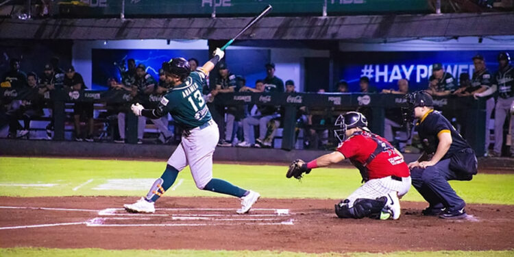 Pericos recibe paliza de Piratas en el Serdán 11-2