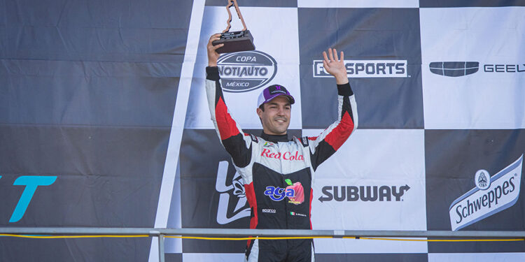 AGA Racing Team y Salvador de Alba Jr., sumaron un podio más de la GTM en la CDMX
