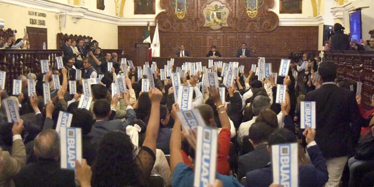 Aprueba el CU convocatoria para nombramiento de titular de la Rectoría y la ejecución del Comedor Universitario