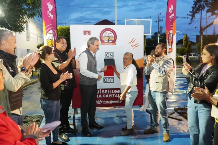 Con Puebla Brilla, Pepe Chedraui lleva luz y modernidad a San Pedro Zacachimalpa