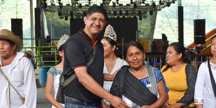 Concurso al mejor café de olla en la feria de Huitzilan 2025