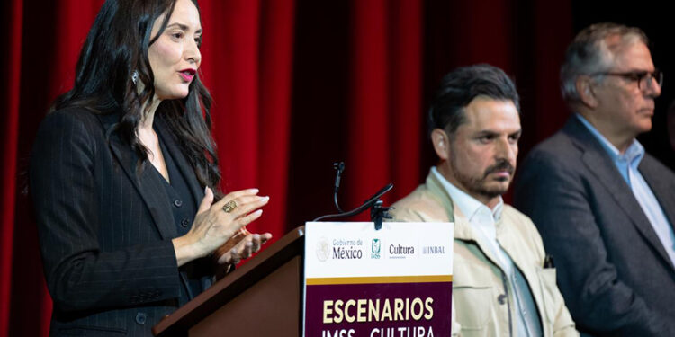 Zoé Robledo y Claudia Curiel inauguran el ciclo de funciones de la convocatoria escenarios IMSS-Cultura 2025-2026