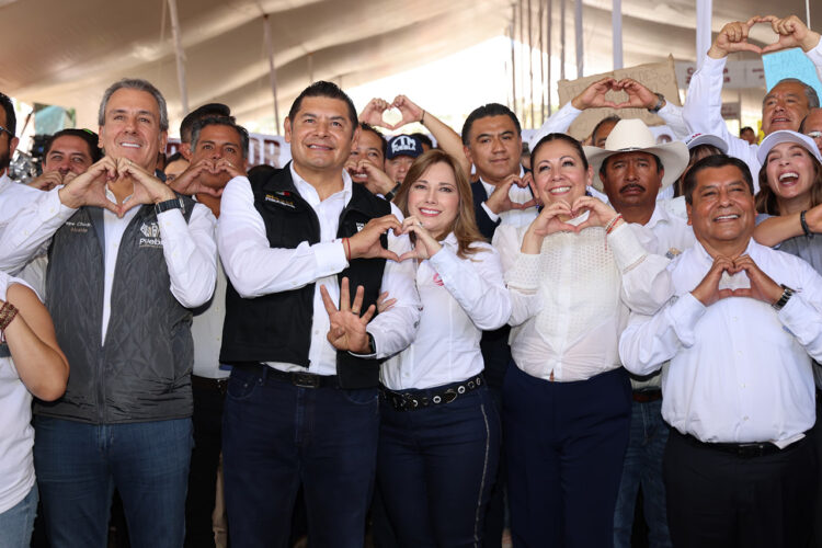 Pemex reafirma compromiso con Puebla; gobierno estatal recibe segunda entrega de asfalto