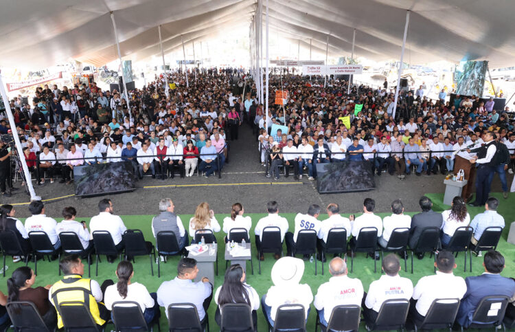 Pemex reafirma compromiso con Puebla; gobierno estatal recibe segunda entrega de asfalto
