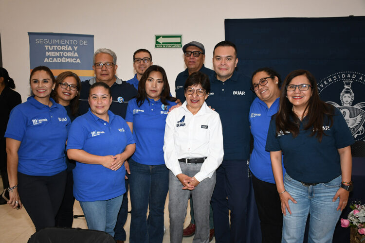 Reconoce Rectora Lilia Cedillo acompañamiento de tutores, mentores y lobomentores