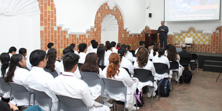 Con simposio, promueve USEP conocimiento científico en salud