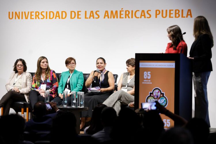 Lupita Cuautle participó en Foro para la Rehabilitación del Río Atoyac
