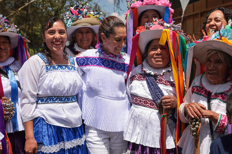 Presidenta Claudia Sheinbaum entrega 139.9 mdp del FAISPIAM a Pueblos Originarios de Querétaro