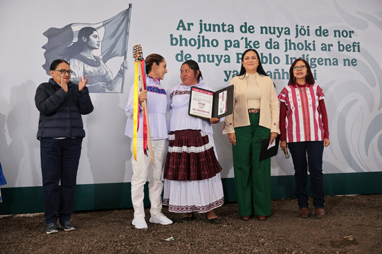 Presidenta Claudia Sheinbaum entrega 139.9 mdp del FAISPIAM a Pueblos Originarios de Querétaro