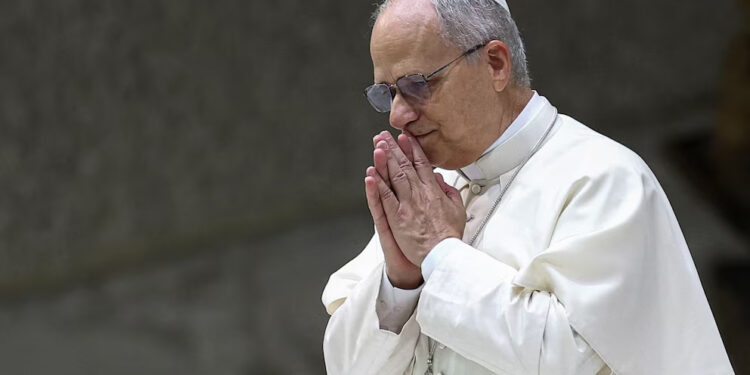 Pide el Papa León XIV un cese al fuego en Tierra Santa y entre Hamás e Israel