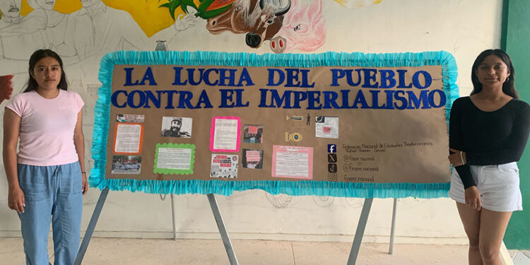 Conmemoran natalicio de Fidel Castro en Tecomatlán