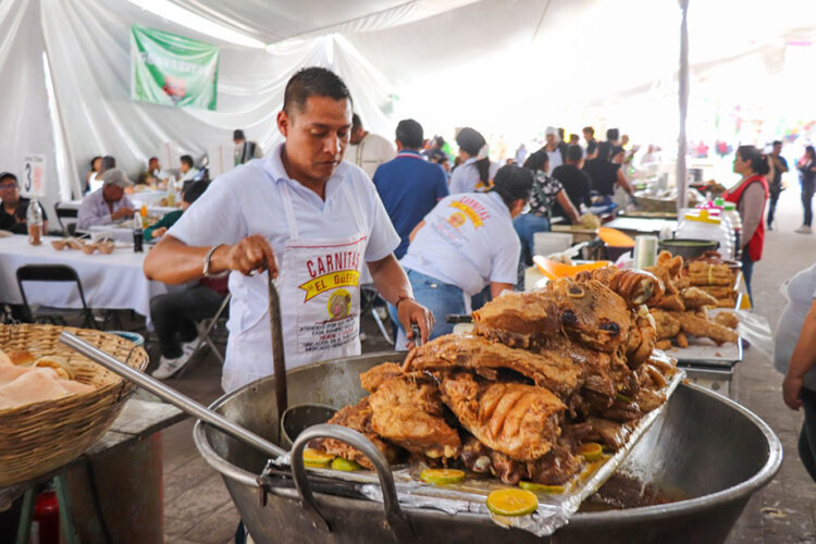Sabor y tradición en Huejotzingo: Roberto Solís da inicio a la Feria de las Carnitas 2025