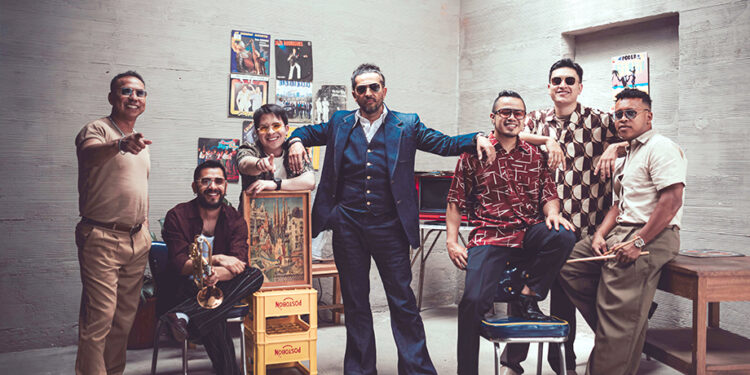 La agrupación Luna Llena Salsa Band presenta la nueva versión de su sencillo ‘Dos Mundos’