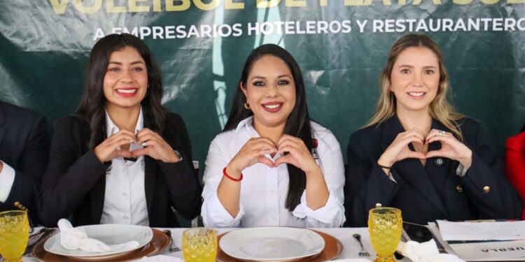 Presenta Tonantzin Fernández el Mundial de Voleibol de Playa Sub 21 a restauranteros y hoteleros de San Pedro Cholula
