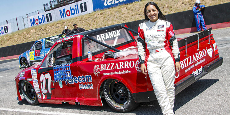 Valeria Aranda mantiene vivas sus aspiraciones en la lucha por el título de TRucks México Series