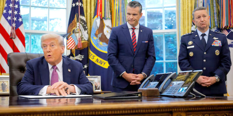 Si F-16 venezolanos vuelven a sobrevolar buques de EU serán derribados: Trump