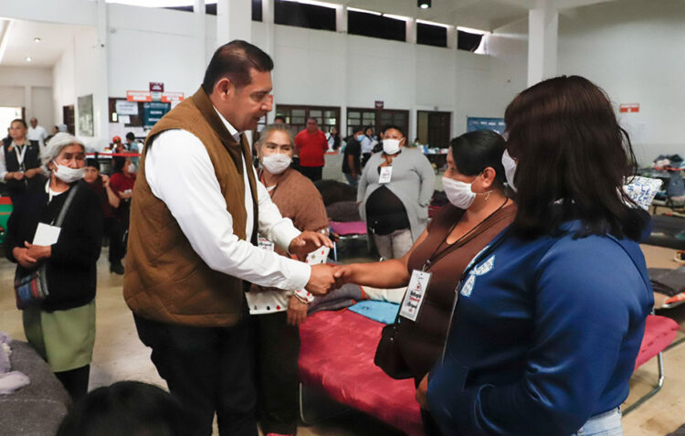 Con brigadas de salud, gobierno estatal refuerza control sanitario en la Sierra Norte