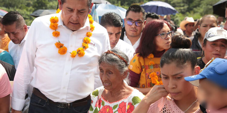 Con prontitud y sin distingos, el Gobierno de Puebla prioriza atención a damnificados de la Sierra Norte