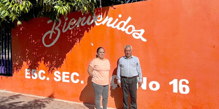 Roban equipo para la Secundaria de Tecomatlán