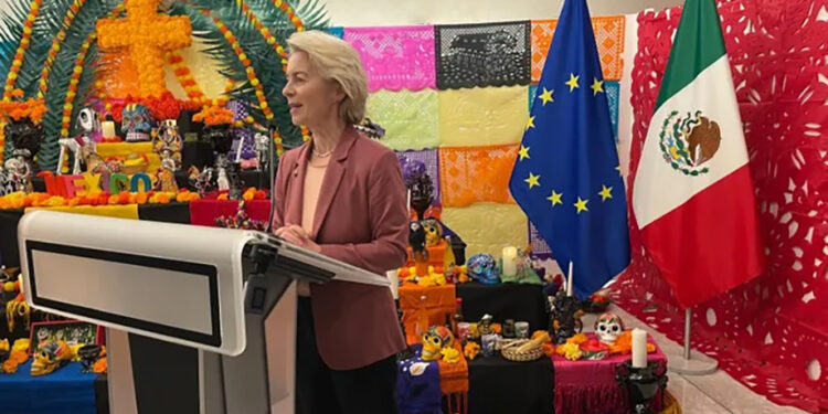 ¡Viva México!, ¡Viva la vida!: Presidenta de la Unión Europea inaugura altar de muertos