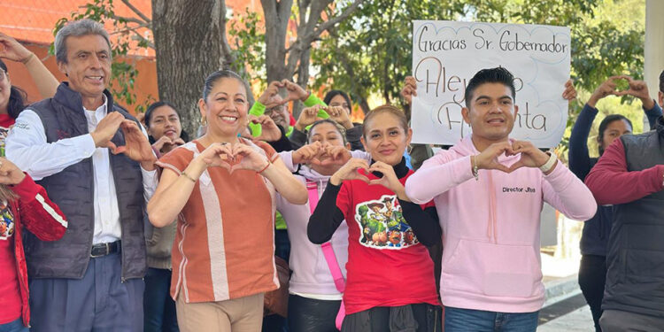 Obra Comunitaria fortalece calidad de vida de familias poblanas
