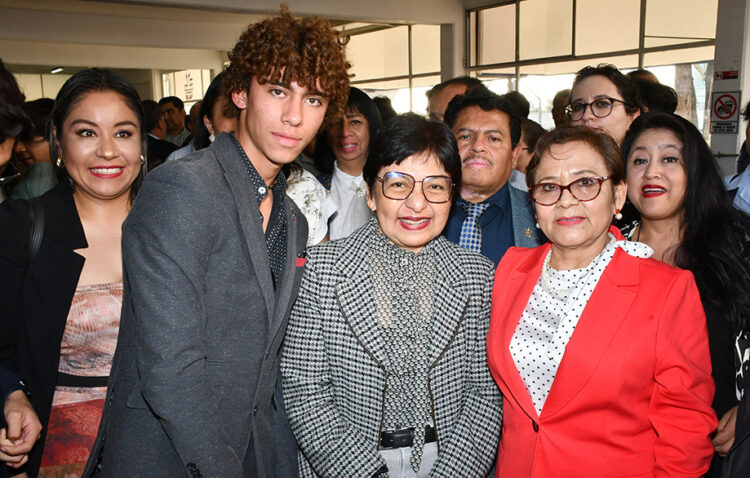 Toma protesta la Rectora Lilia Cedillo a Irma García como directora de la Preparatoria 2 de Octubre de 1968