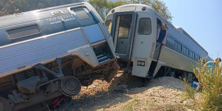 SEMAR reporta 13 personas muertas y 98 lesionadas