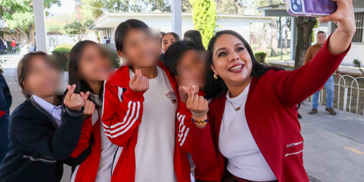Tonantzin Fernández encabeza acciones para prevenir la violencia en escuelas de San Pedro Cholula