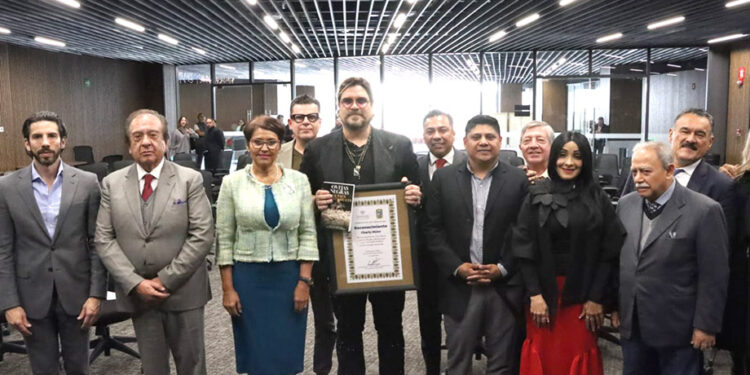 Congreso del Estado reconoce al creador de Autoart World, Charly Meier, por su aportación al arte y la cultura