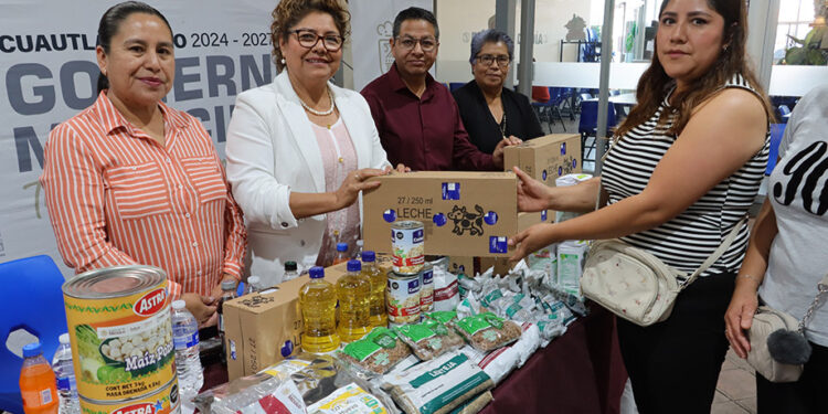Encabeza Tere Alfaro entrega de insumos alimentarios a escuelas de Cuautlancingo