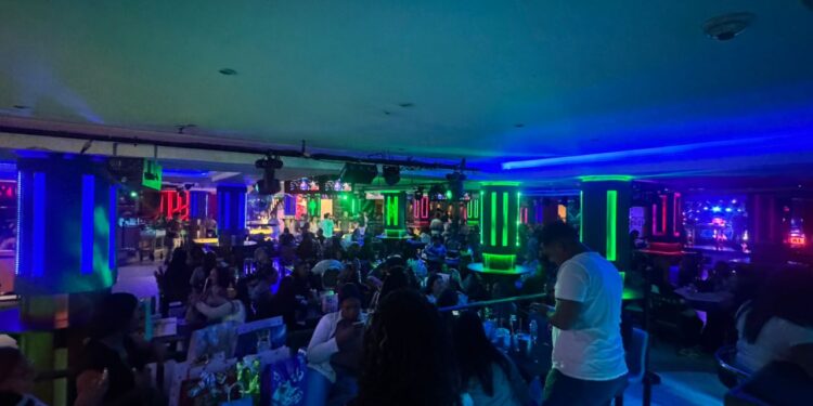 Amnesia Disco & Pool: ¡Listos para la Rumba en Caracas!