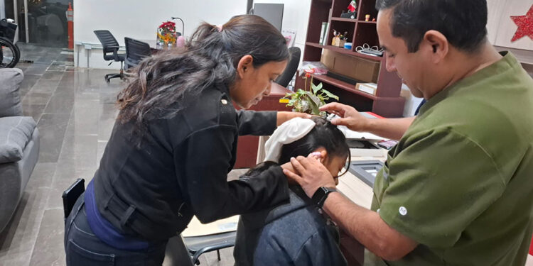 Dos menores reciben implantes cocleares en Ahuatempan
