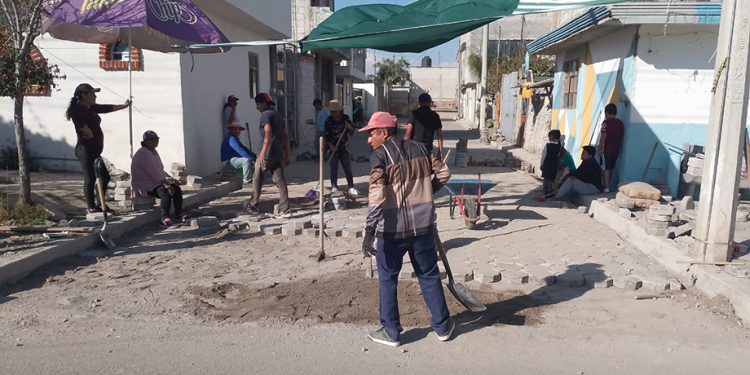 Realizan recorrido para obras de electrificación y adoquinamiento en colonias de Puebla