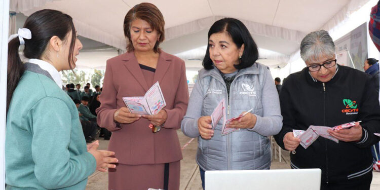 Participan docentes de UTH como jurado en Feria de Ciencia del CECyTE